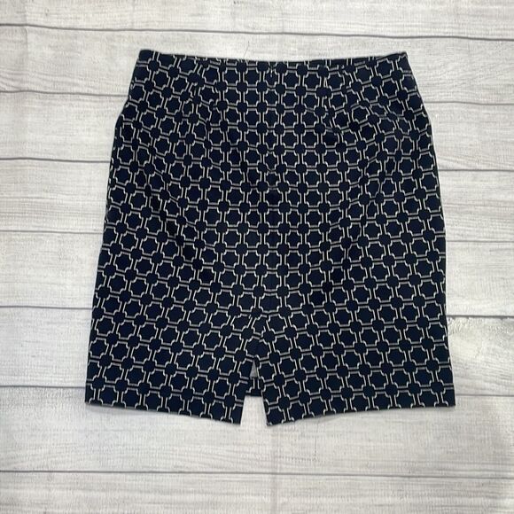 Talbots Pencil Skirt Womens size 12. Navy blue with white geometric pattern - Picture 4 of 8